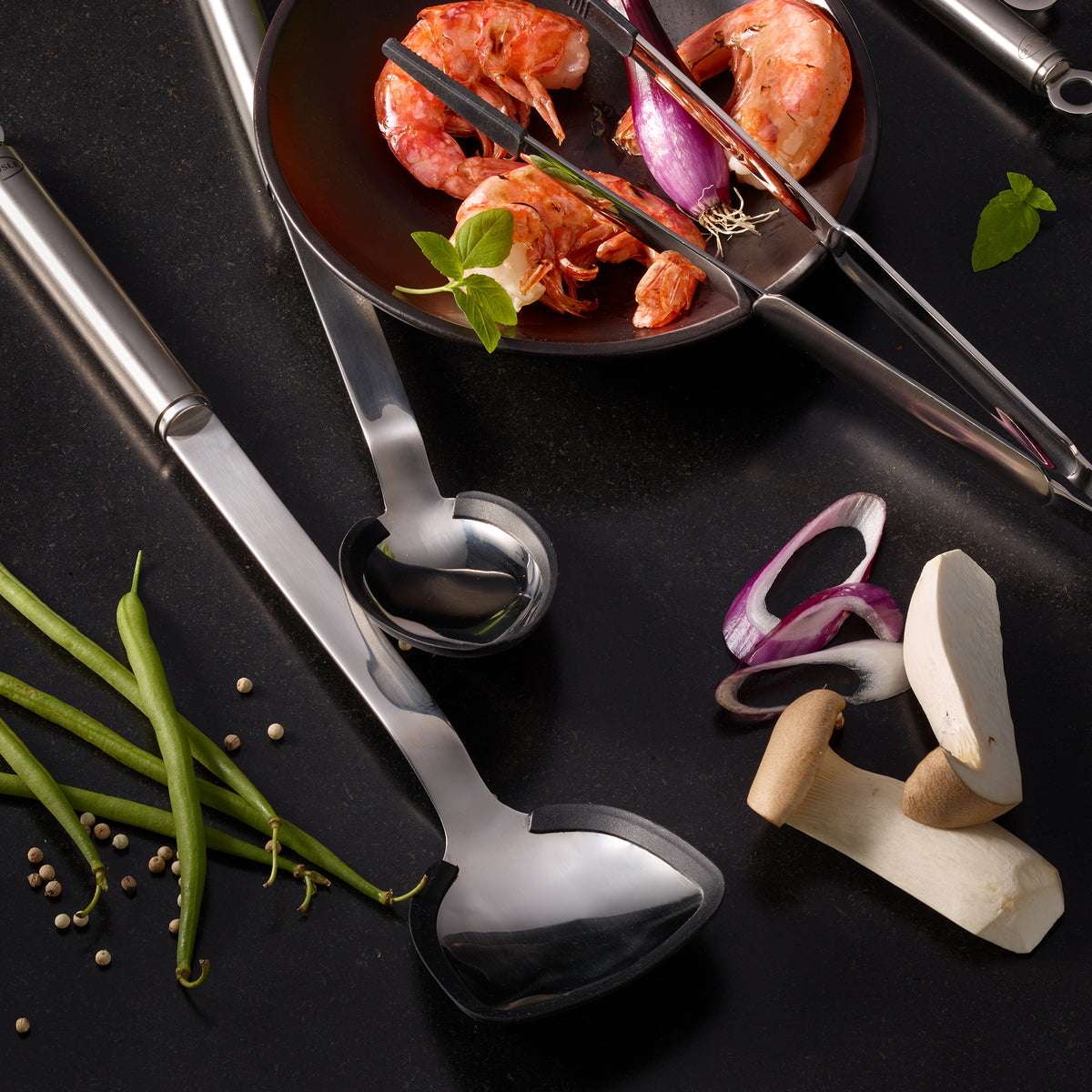 Round Handle Wok Turner with silicone edge